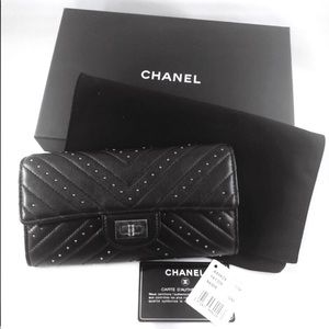 🚫SOLD🚫NWT Chanel Chevron 2.55 Studs Long Wallet